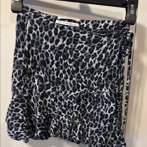 Chic Leopard Print Skirt